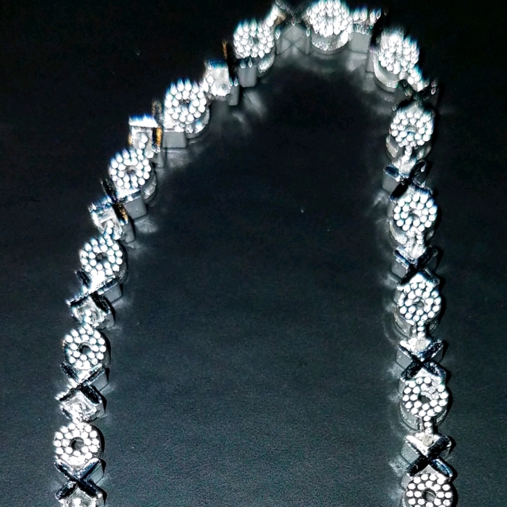 😍BEAUTIFUL😍  STERLING SILVER "XO" LOVE BRACELET